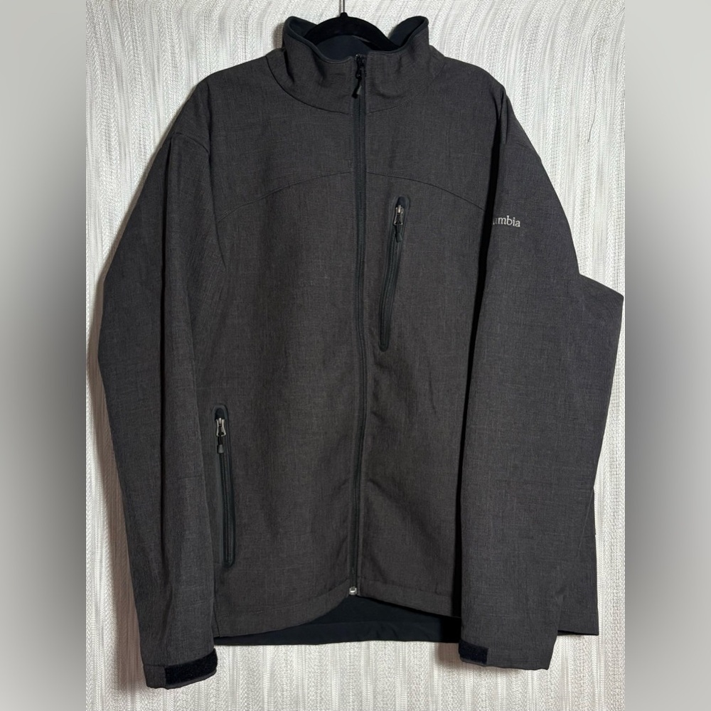 Columbia Men's Charcoal Performance  Soft shell Jacket